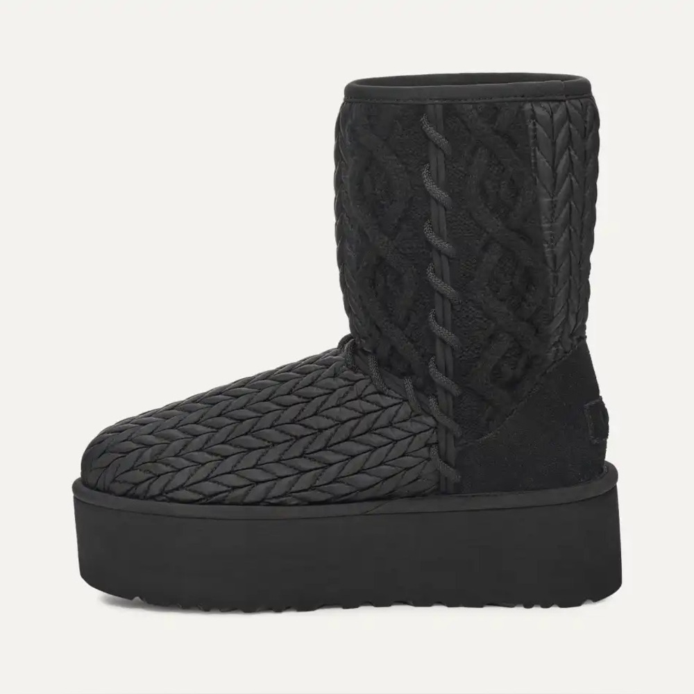 UGG Classic Short Villa Knit Platform Boot - Picture 4 of 15